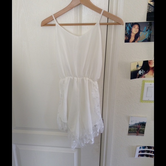 White romper with lace BNWT