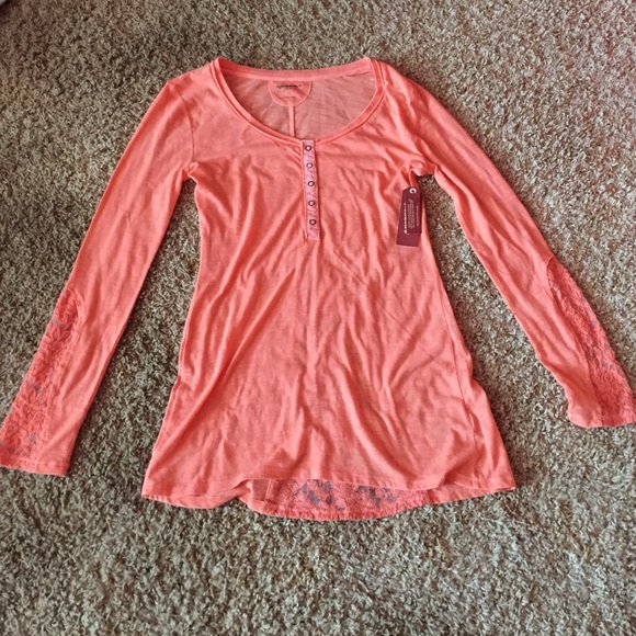 Arizona long sleeved lace top