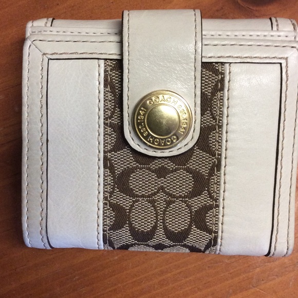 White coach wallet