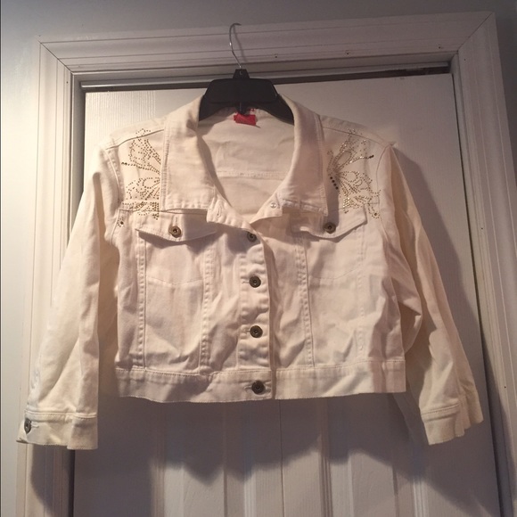 Cropped denim jacket