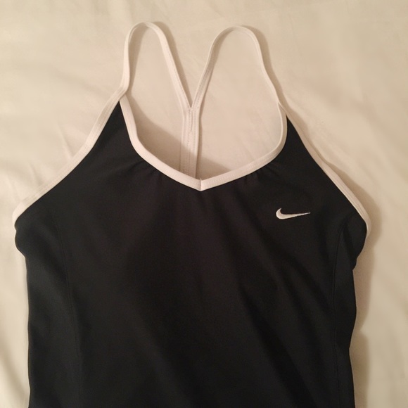 Nike top Xsmall - Picture 2 of 3