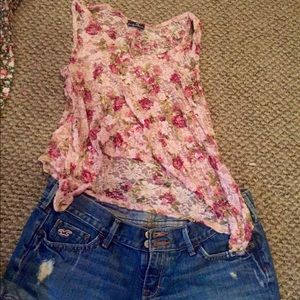 Shear rose crop top w/hollister denim shorts
