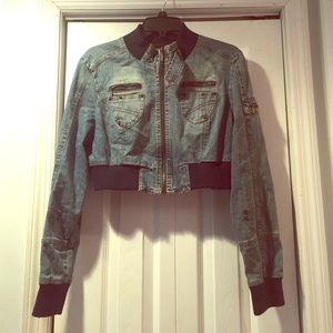 Cropped denim jacket