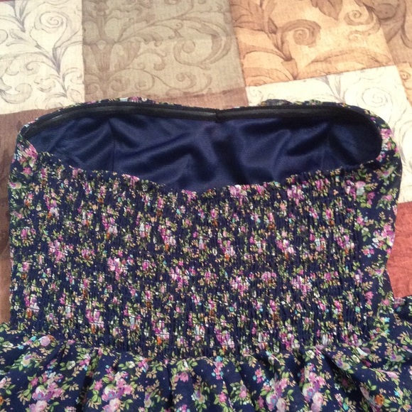 Floral, Strapless Dress - Picture 3 of 3