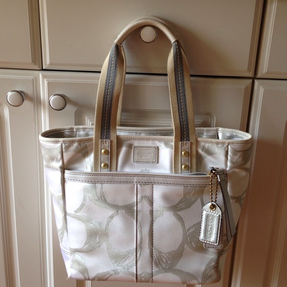 Coach Handbags - Coach white and silver tote handbag ❤️👛👛price⬇️