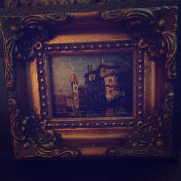 Beautiful oil painting in pretty gold frame