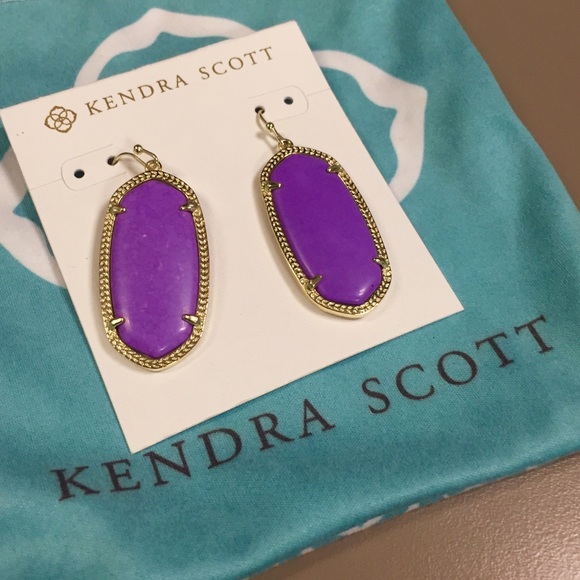Kendra Scott Elle Earrings in Violet. Brand new!