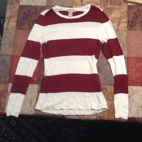 Maroon and White Long Sleeve - Banana Republic - Picture 1 of 3