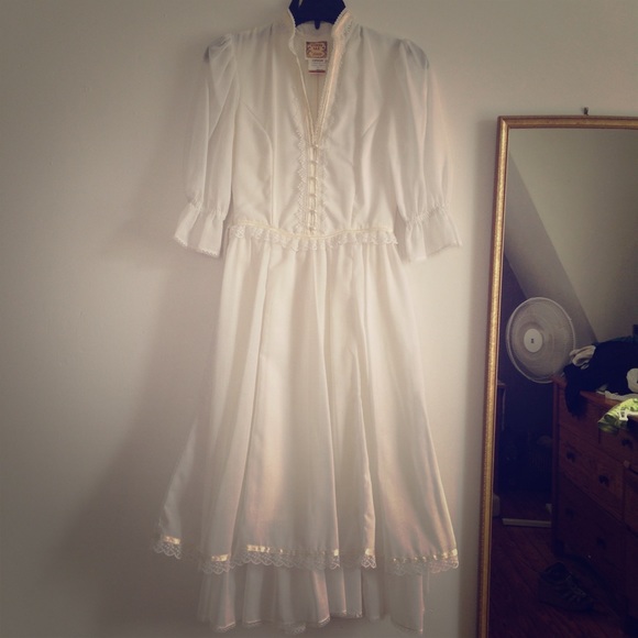 Vintage Gunne Sax white dress
