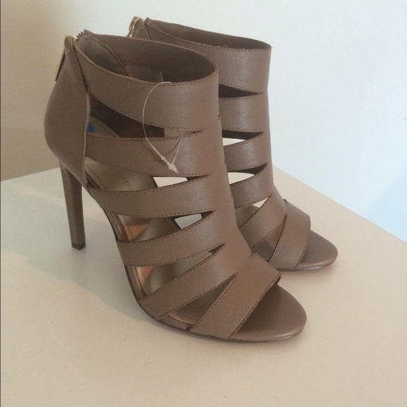 BCBG brown/beige heels