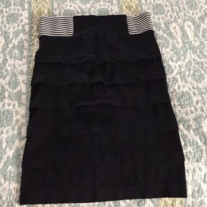 BEBE SKIRT