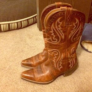 Ariat cowgirl boots