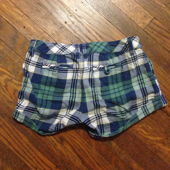 Abercrombie plaid shorts - Picture 2 of 3