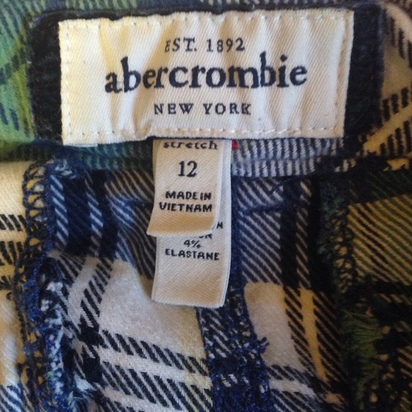 Abercrombie plaid shorts - Picture 3 of 3