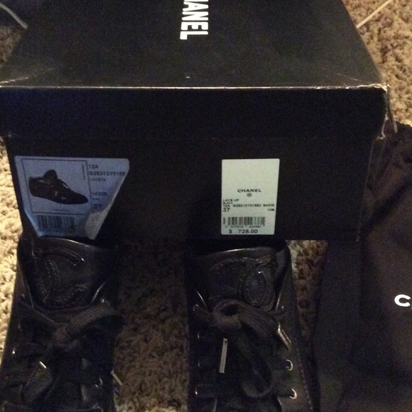 100% authentic Chanel sneakers - Picture 4 of 4