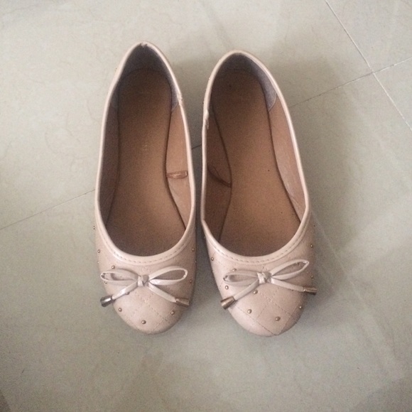 Nude Flats