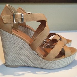 Tan strappy wedges!!