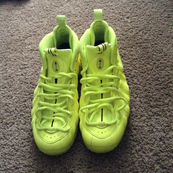 Nike Volt Foamposites. Perfect condition. Size 11
