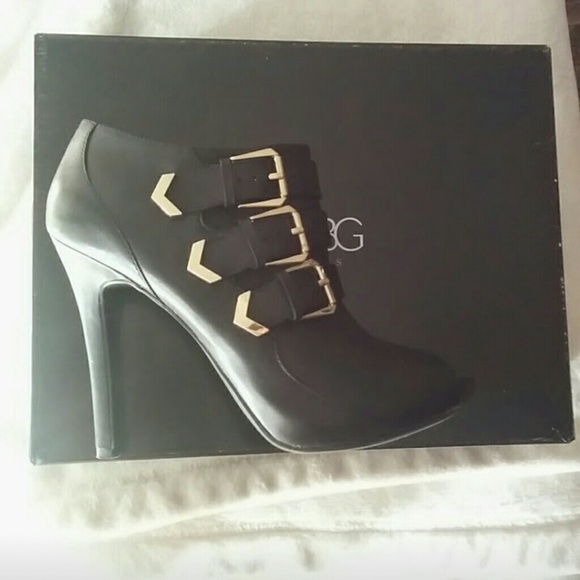 BCBG Shoes - BCBG Paris Heels