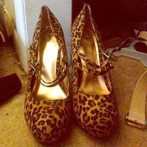 Leopard print size 10 shoes!
