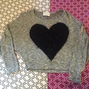 Cropped sweater with heart