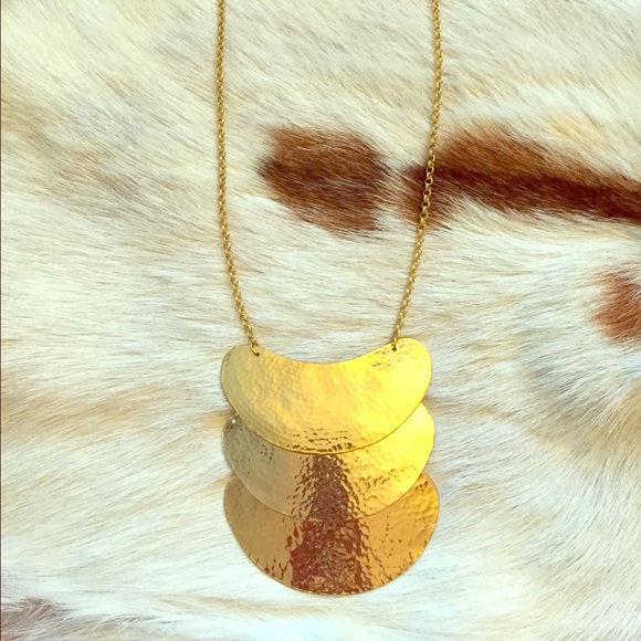Gold statement necklace!