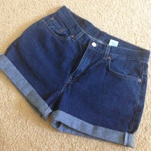 High waisted Levi shorts