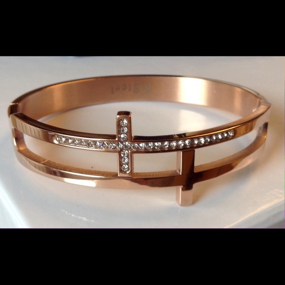 💕💕💕💕💕 Jewelry - Beautiful Bangle Gold Rose S Steel Zirconia🎀