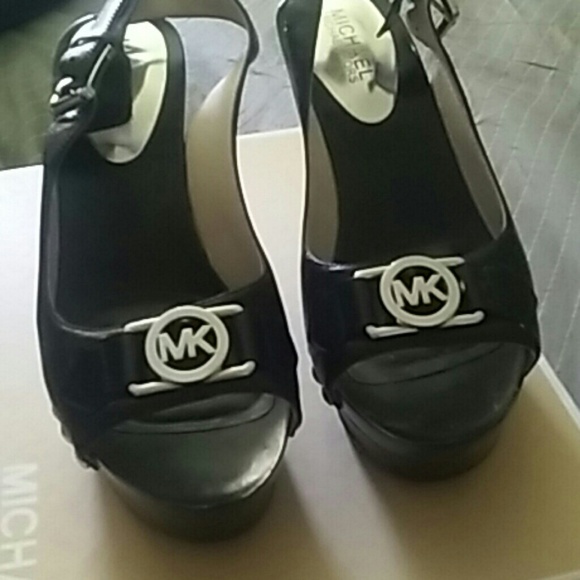 Shoes - Picture 3 of 3