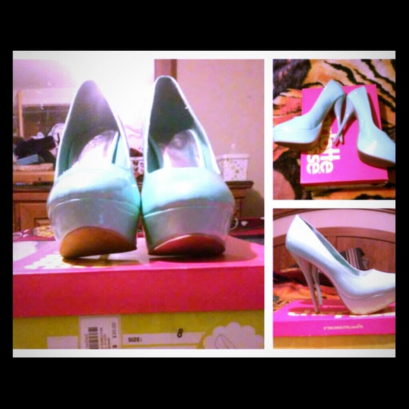 Sky Blue Pumps