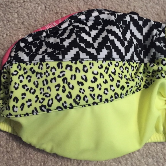Brand new with tags VS bathing suit top - Picture 3 of 3