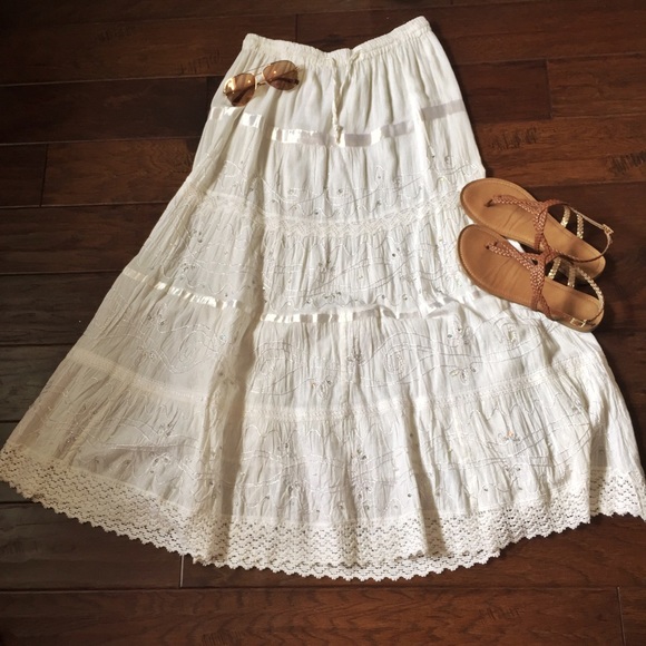 🌼 Boho white skirt
