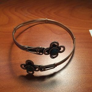 Arm cuff! One size fits all