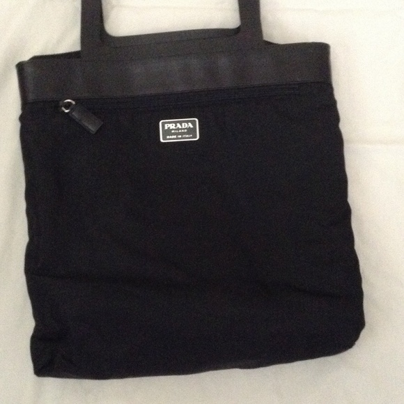 12x12 Prada bag with 3 compartments in black