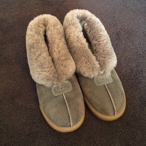 Ugg slippers/shoes