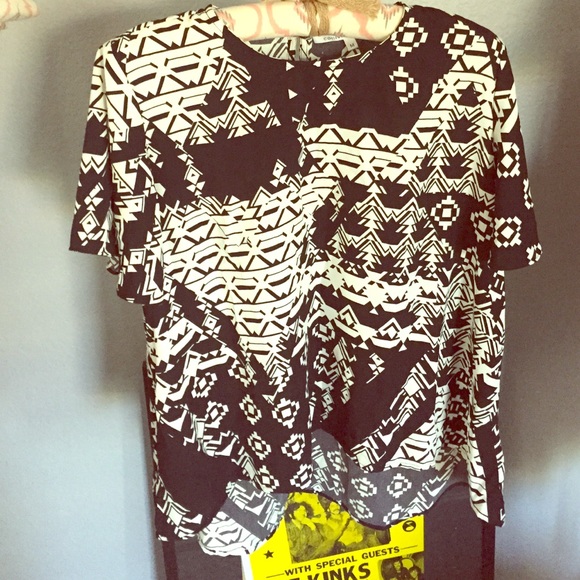 Collective concepts Aztec print flowy top