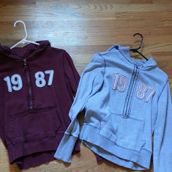 2 sweatshirts