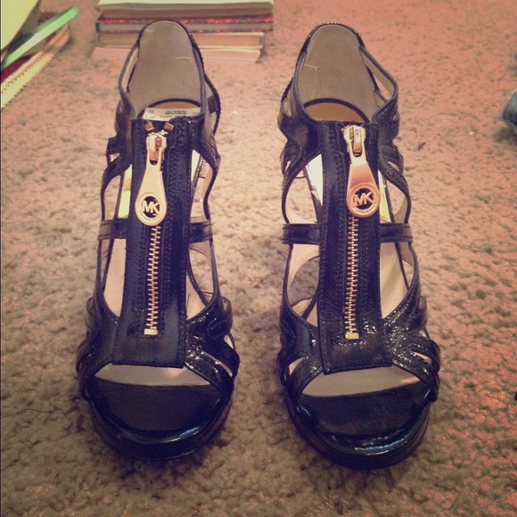 Never been worn Michael Khors heels