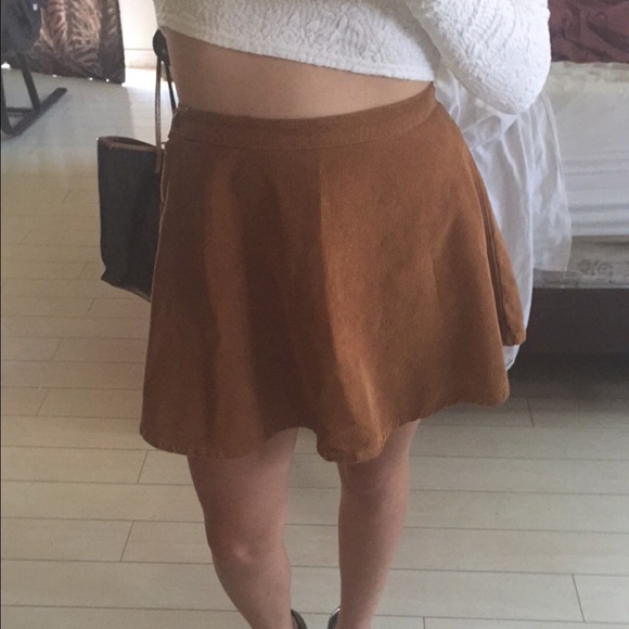 TOP SOLD- SKIRT NOT AVAILABLE - Picture 2 of 3