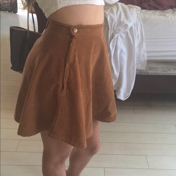 TOP SOLD- SKIRT NOT AVAILABLE - Picture 3 of 3