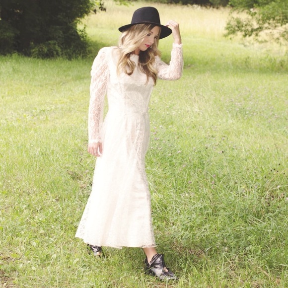 Vintage Dresses & Skirts - Vintage lace wedding gown.