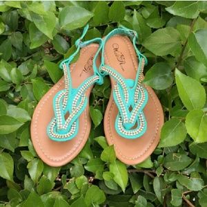 NWT Rhinestone Sandal
