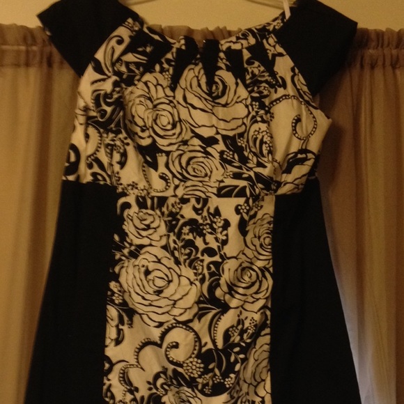 NW Collection Dress - Picture 2 of 4