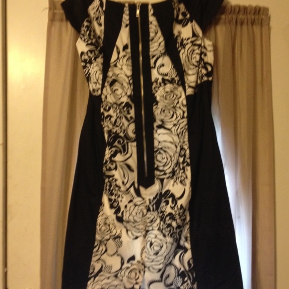 NW Collection Dress - Picture 3 of 4