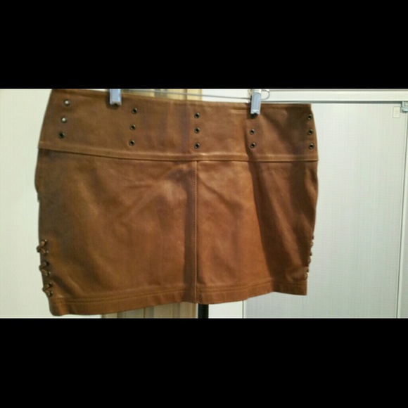 LEATHER SKIRT