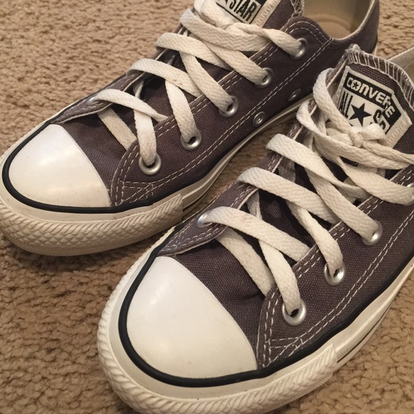 Grey women's converse shoes