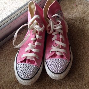 Girls size 3 Skechers high tops.