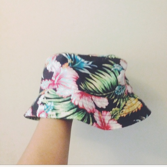 Floral Buckethat - Picture 2 of 2