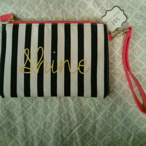 3/$25 🌹 "Shine" Wristlet NWT