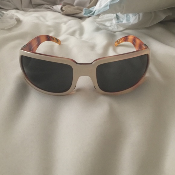 Women's costa del mar sunglasses!